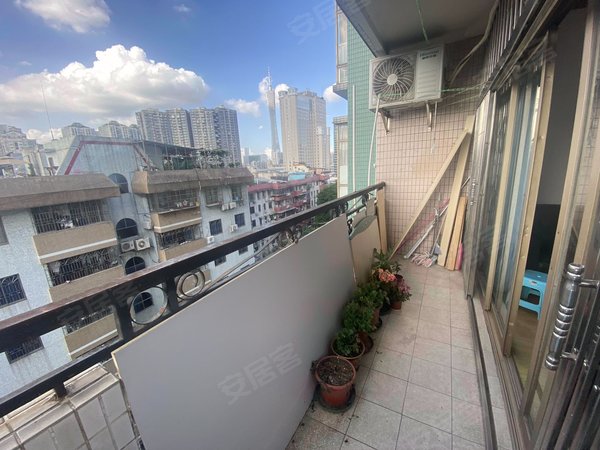 广州海珠新港西愉景雅苑愉景雅苑 3室2厅2卫 南北通透 精装修 电梯房