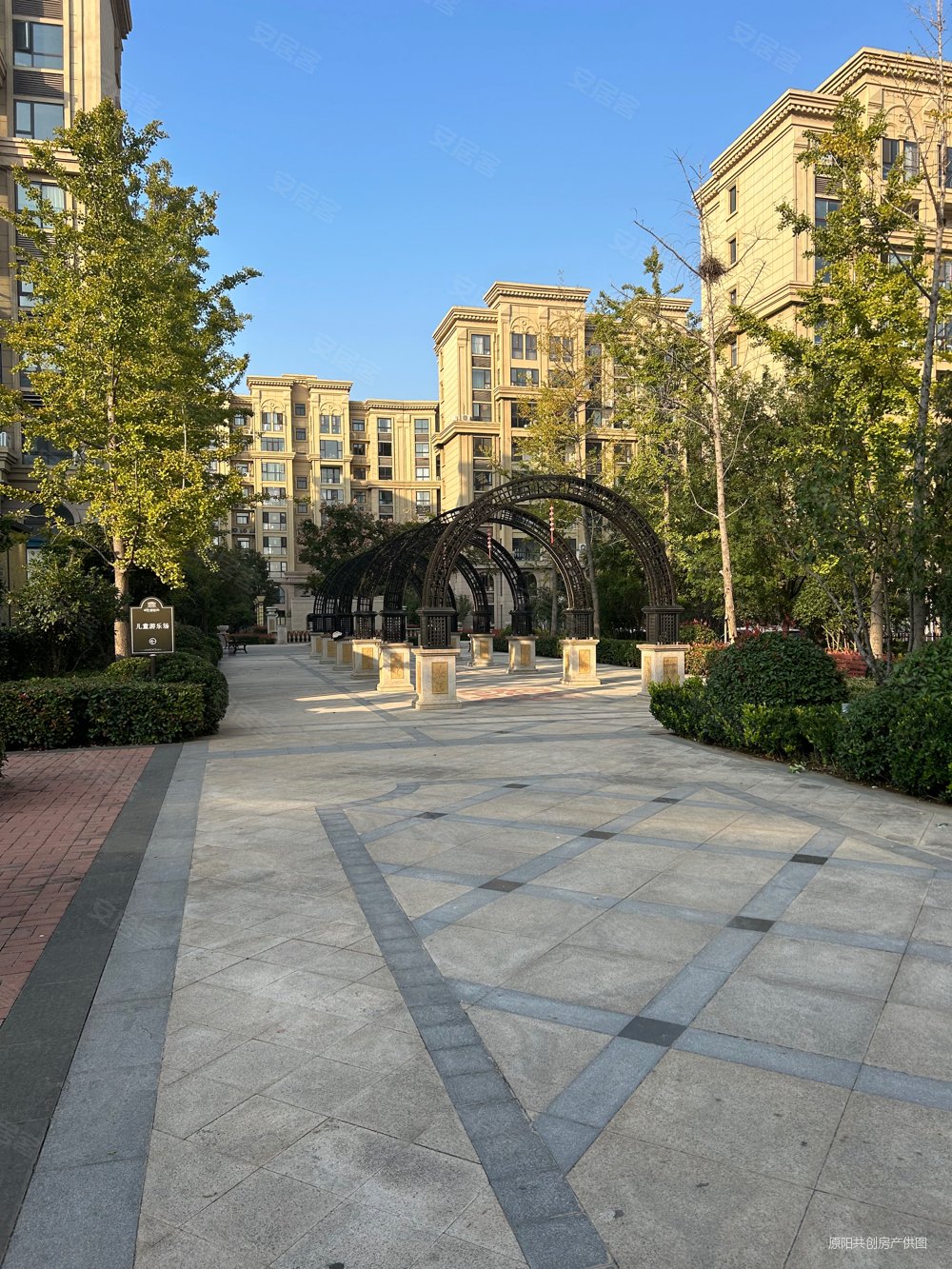 东辉蓝堡湾3室2厅2卫138㎡南北76万