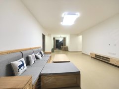 桂林七星玉满大酒楼新出!漓江郡府银桂府 全新装修大四房 家电齐全看房方便出租房源真实图片