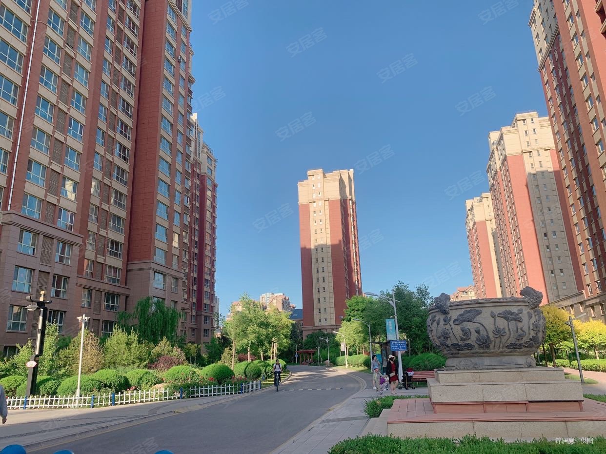 正丰御景湖城4室2厅2卫174.84㎡南北178万