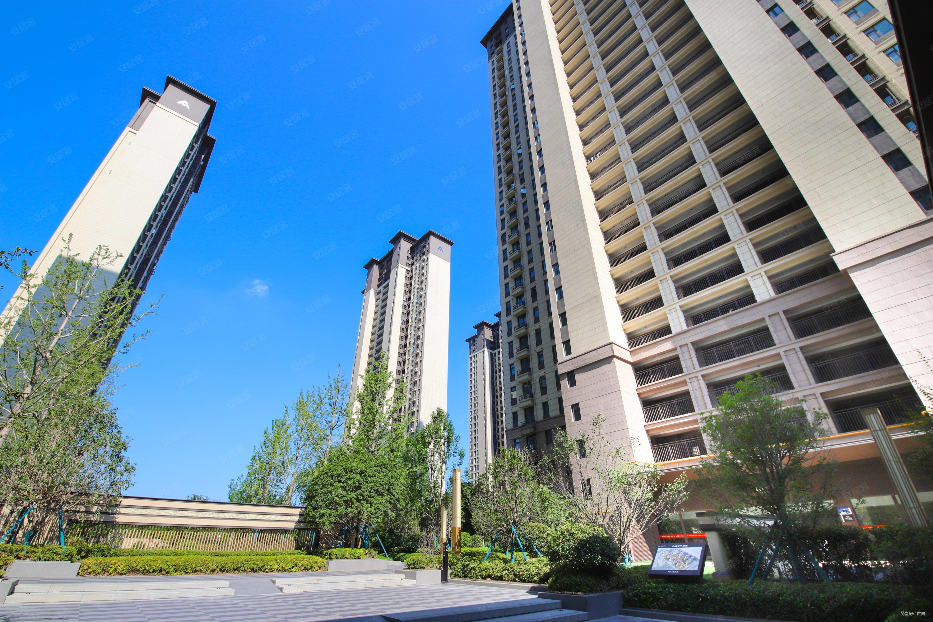 建业定鼎府三期3室2厅2卫97㎡南北90万