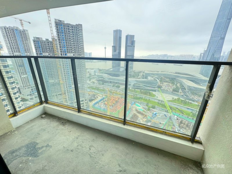 华发四季峰景一期3室2厅1卫78.27㎡南210万