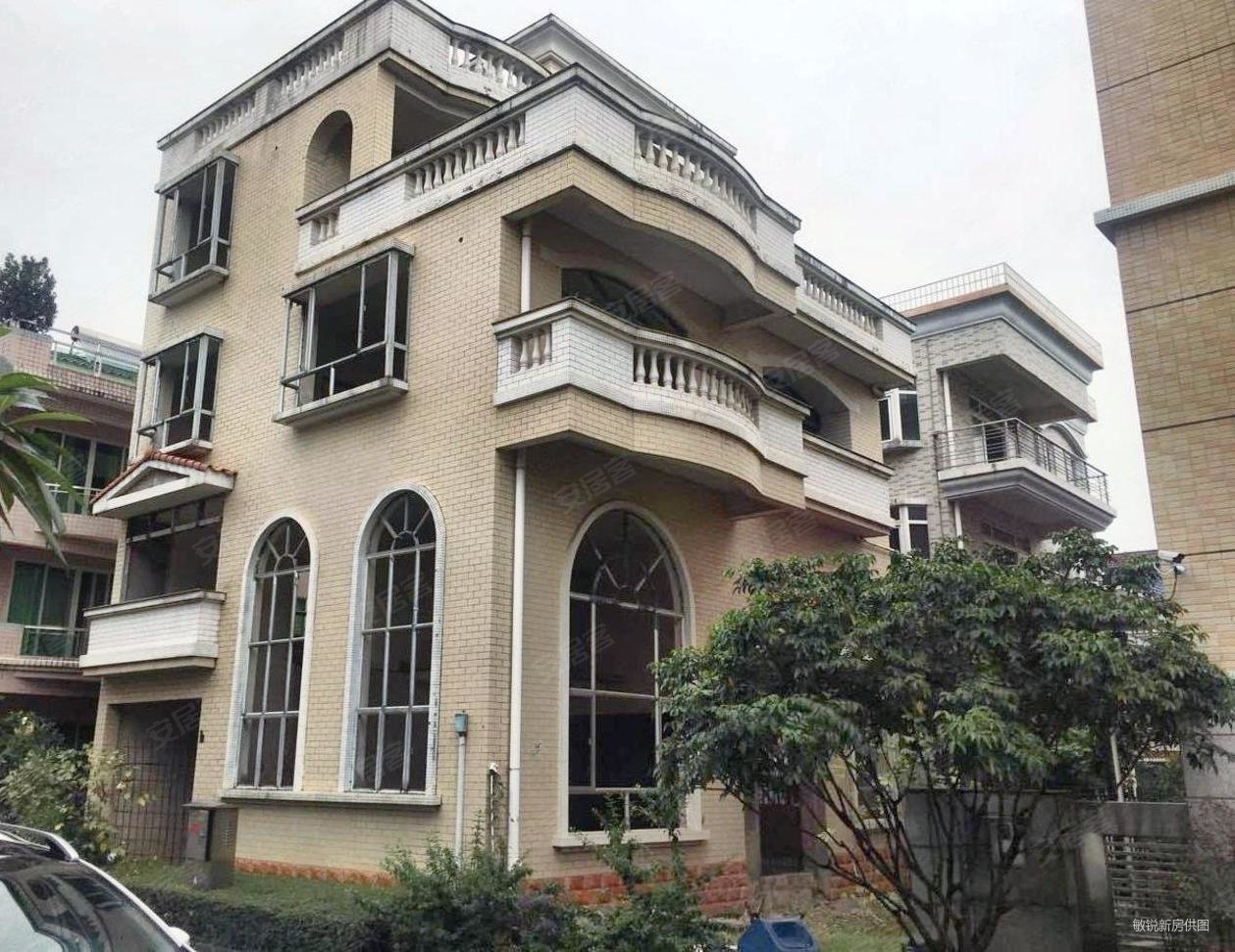 富豪山庄别墅区