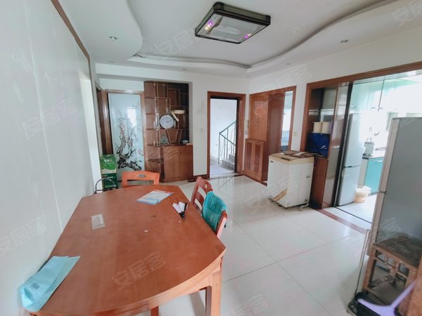 无锡新吴梅村梅荆花苑(西区)梅荆西区 凯利公社对面 精装主卧出租有