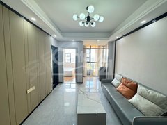 信阳平桥平中大街带燃气 独立卧室 伍号公馆 精装1室1厅 配套齐全 拎包入住出租房源真实图片