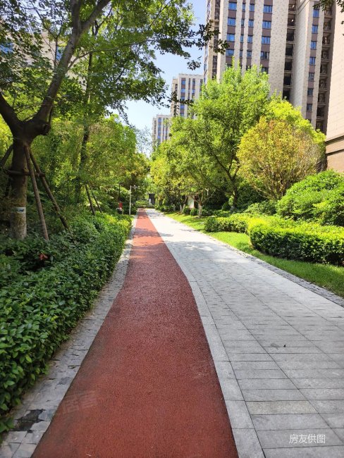 花园路贾鲁河正弘澜庭叙精装大三房222万