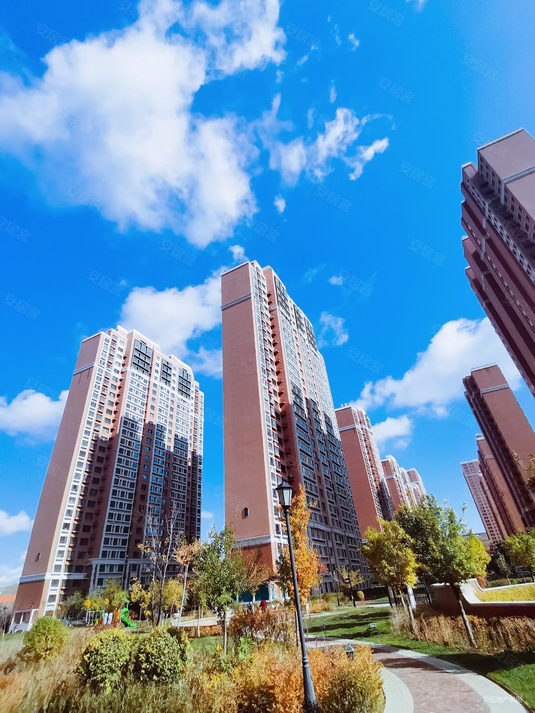 实拍世界冠郡一期三室精装送家具家电经典户型