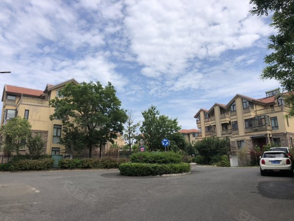 青岛即墨蓝色硅谷鳌山名苑鳌山名苑精装电梯1100元月 楼层采光好 随时