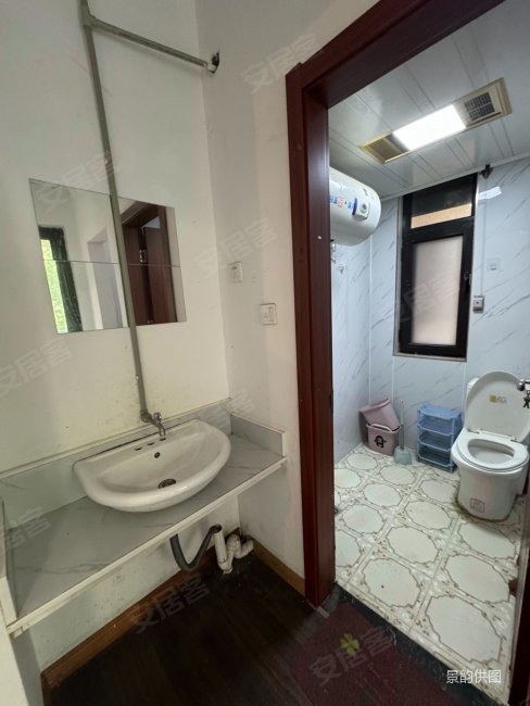 临湖镇 南北通透 商品住宅 次新房 带电梯 满五   双卫