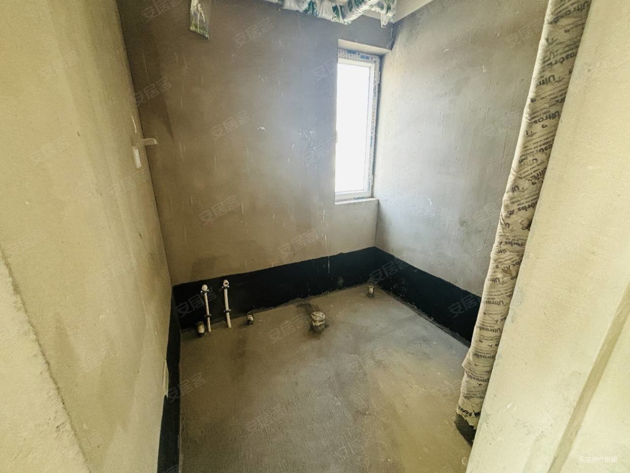 紫御蘭庭3室2厅2卫126.77㎡南北117万