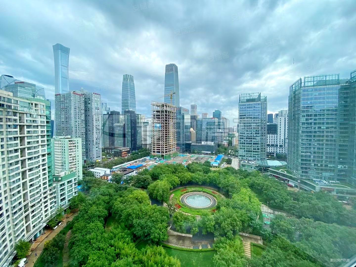 新城国际1室1厅1卫81.24㎡北880万