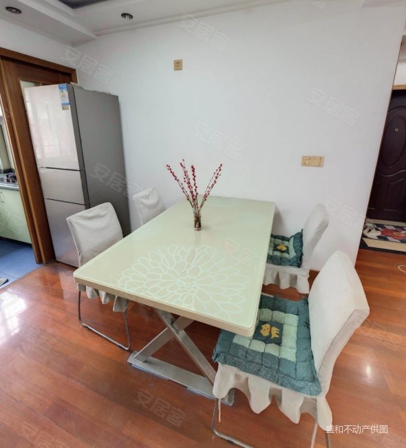 锦港佳园3室2厅1卫1120平楼层适中房东诚心出售