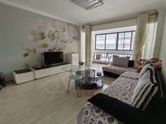 锦绣江山租房出租，137平米，三室两厅两卫，2200一个月