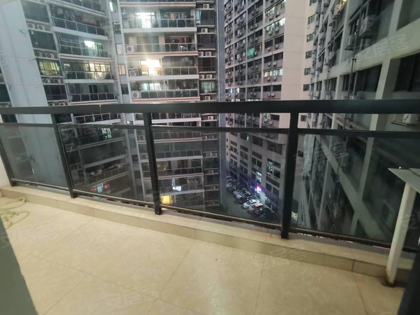 深圳龙华大浪龙军花园急租龙军花园大三房 电梯高楼层 已经空置 随时