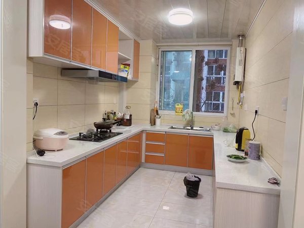 镇江句容句容吾悦广场新城雅居城南吾悦旁大三房 精装修 都有空调1400