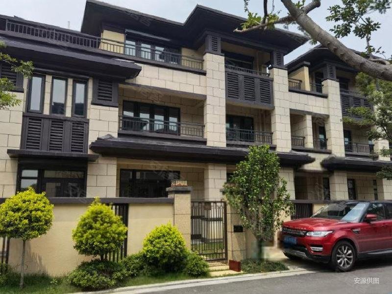 天顺御河湾(别墅)6室3厅5卫527.65㎡南北1550万