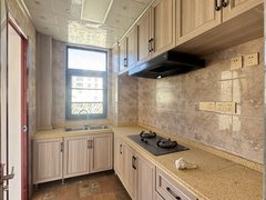 山南乃东安康时代广场桑吉林花园 3室1厅2卫 137平 电梯房出租房源真实图片