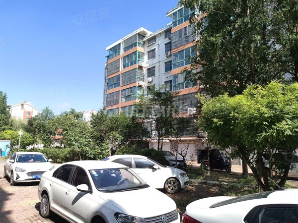 青岛莱西水集银泰名都花园2室精装上海路上 生活方便 家电家具齐全