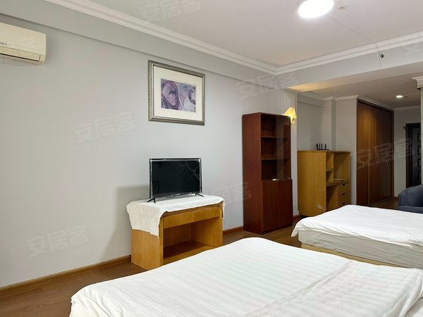 大连开发区保税区樱花别墅金马路樱花小区简装中间层一室一厅可随时看房出租房源真实图片