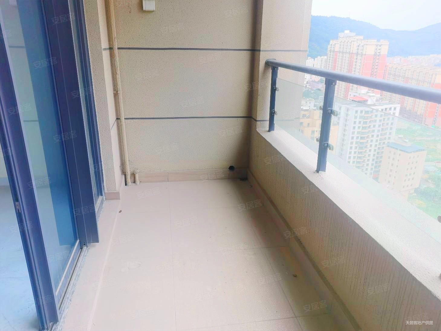 物业直售,三房两厅一卫一厨,精装修,碧桂园翠湖湾二手房,75万,3室2厅