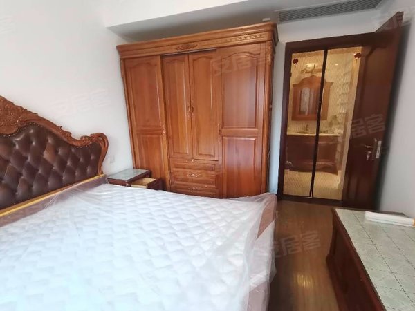 上海青浦华新西郊半岛名苑西郊半岛名苑,精装修二房出租,带车位,全