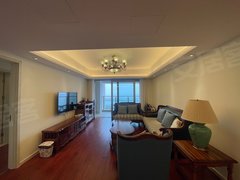 珠海高新区唐家湾格力海岸精装4房家私齐全。直接入住出租房源真实图片