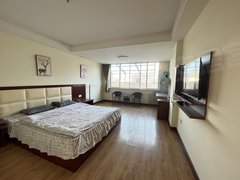 凤城凤凰大街凤城城区可月付800，长租可包取暖，电梯两室一厅，精装修包物业宽带出租房源真实图片