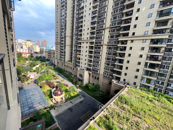 南宁西乡塘北湖鑫邦华府北湖中心 地铁口 鑫邦华府 新装修精装大三房