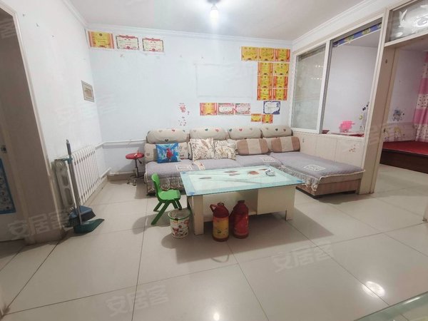 同乐花园精装三室带车位家具家电齐全拎包入住,购物出行上班方便