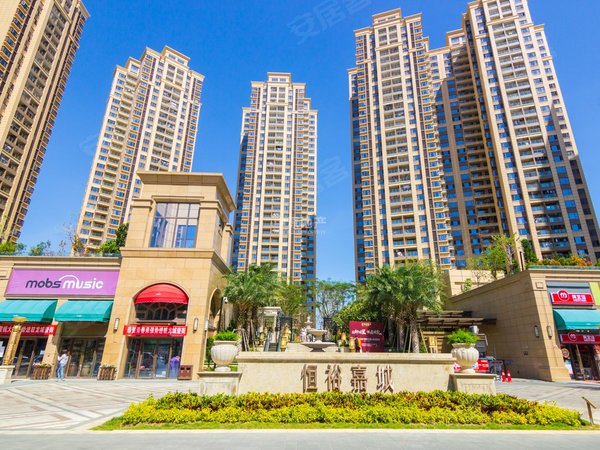 深圳龙岗龙岗中心城恒裕嘉城豪华装修看房方便近地铁~价格可谈家电