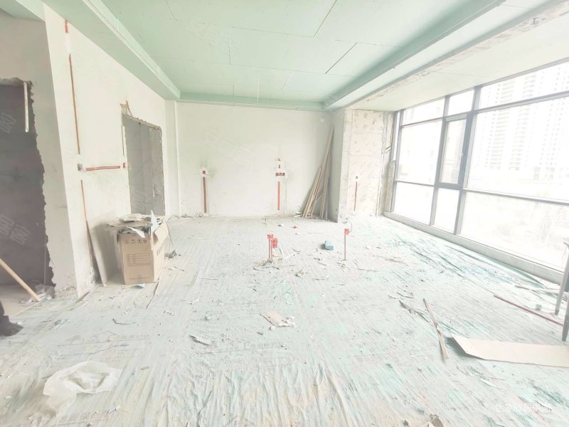 荷兰小镇上叠户送露台使用面积200以上业主急售