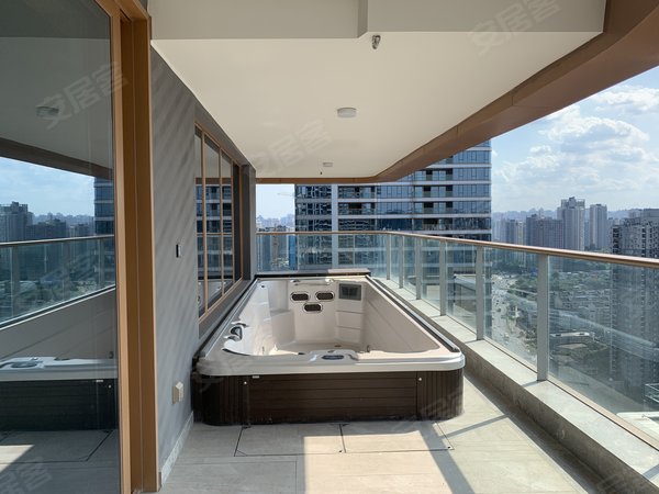 重庆江北寸滩中国铁建西派城1期中国铁建西派城1期 4室3厅4卫 配套