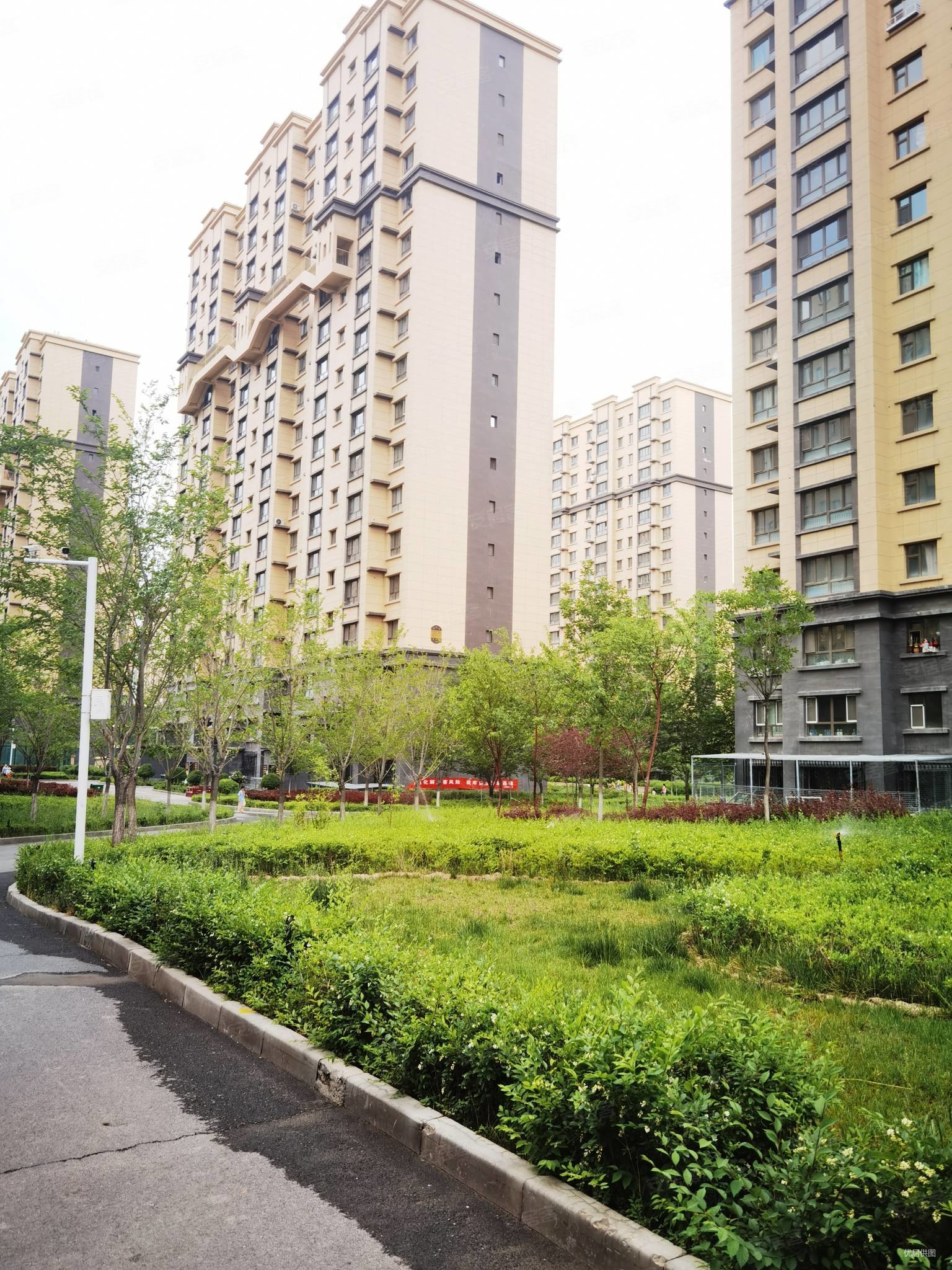 西山紫金城大三室单价4727元一梯一户超大衣帽间