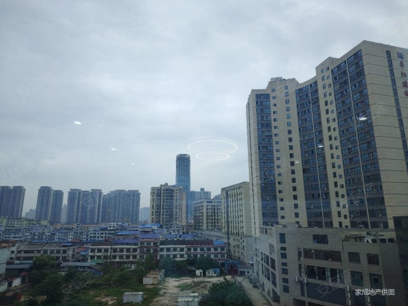 九龙华府,现代轻奢风格,精装4房,家具家电齐全,拎包入住