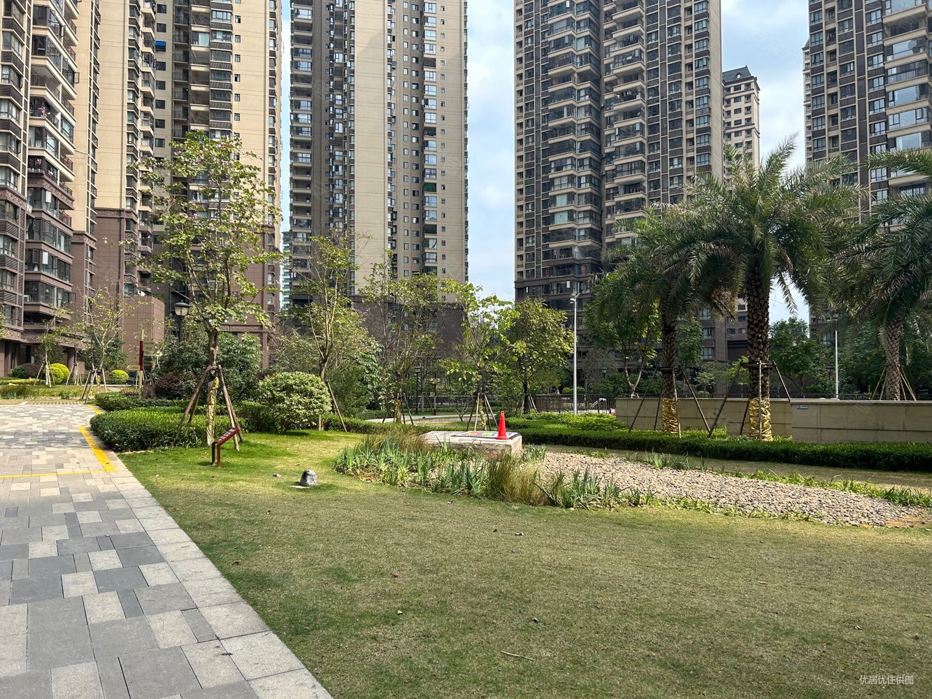 金悦澜湾一线江景5房出售123万户型方正和居邕江群对面