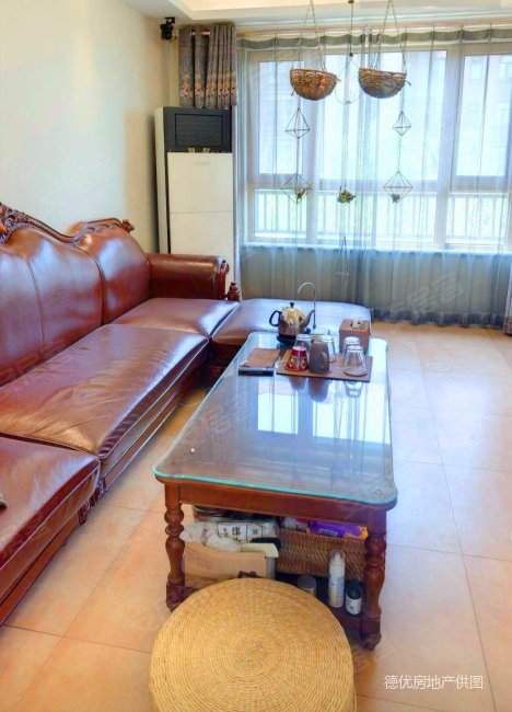 急售香逸园精装小三室,拎包入住好房源,联系我随时看!