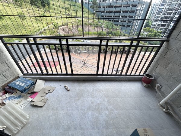 南宁青秀仙葫天池山天池山 精装大两房出租 配套齐全 看房方便 山脚下