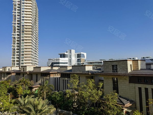 珠海高新区唐家湾格力海岸(三期)出租,南北通大五房,一梯两户,家具