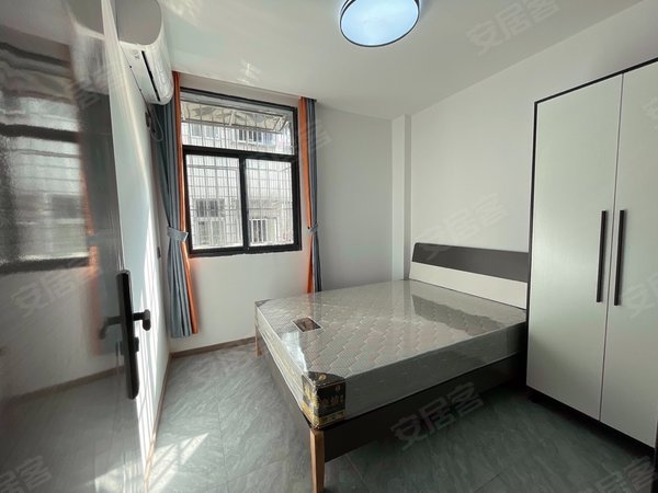 深圳龙岗爱联陂头背村单间800,一房1000,两房1500出租房源真实图片