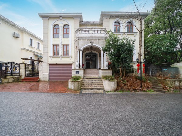 【多图】梵高别墅,张江租房,租客免佣 |5房出租 |挑空客厅8米 |500w