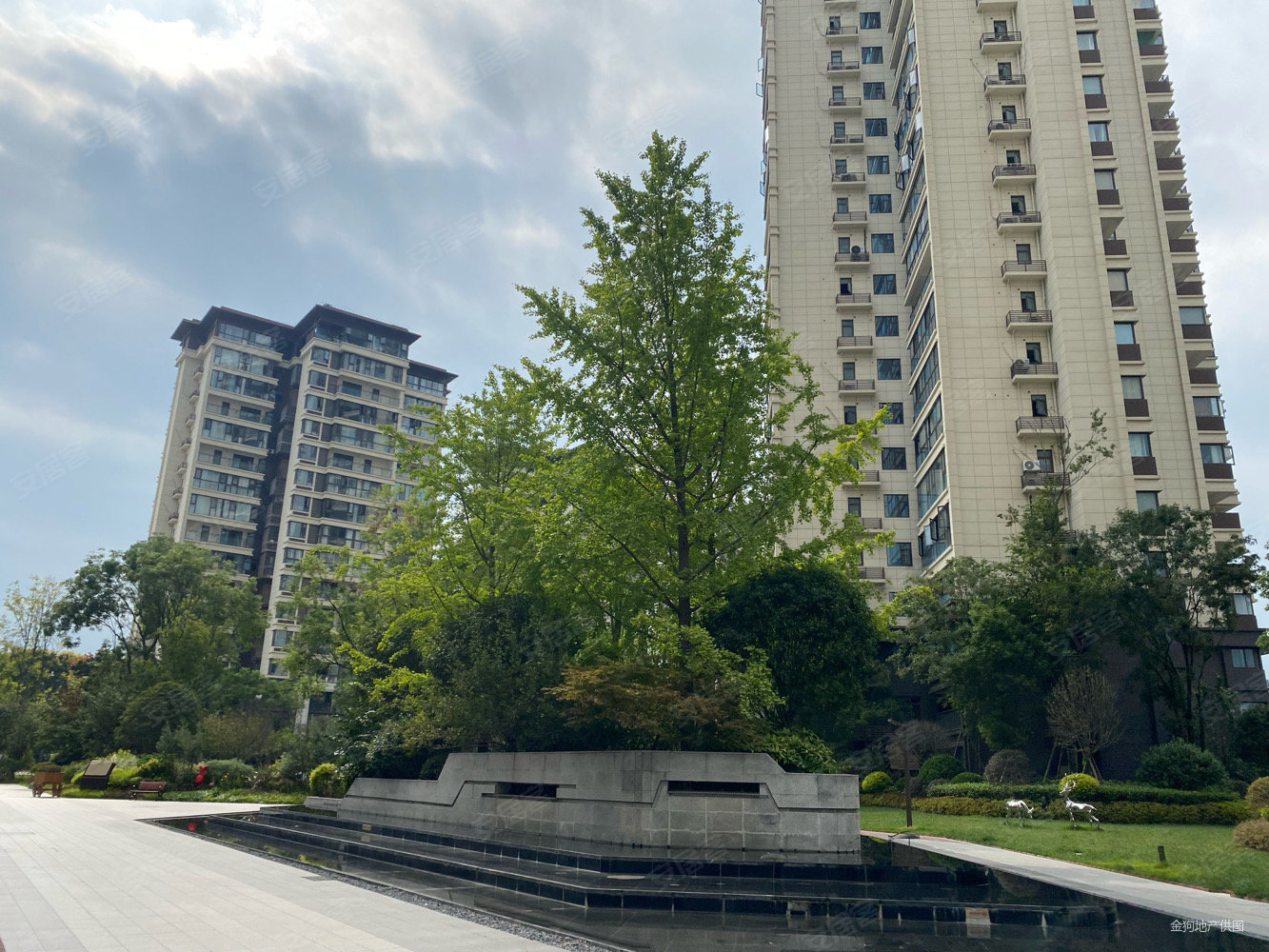 置信丽都花园城4室2厅2卫115㎡南105万