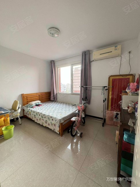 金泰花园小区 精装修 大两房 商业配套齐全  楼层好