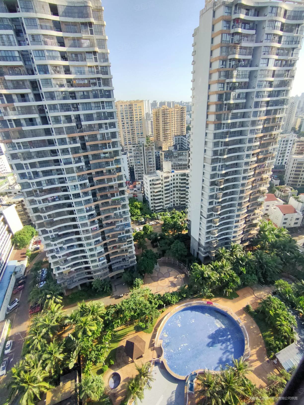 椰岛广场3室2厅2卫119.81㎡南北216.8万