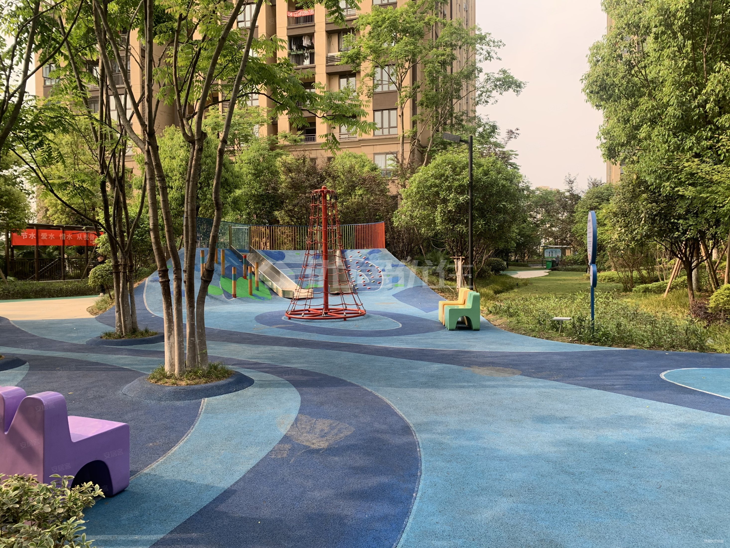 毛坯朝向南83万元联发龙洲湾一号a组团3室83平