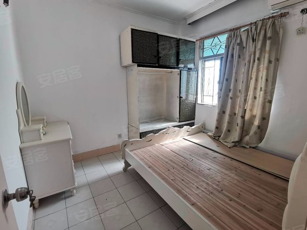 【多图】莲花二村,莲花村租房,小区泳池旁,视野开阔,南北通透,可以