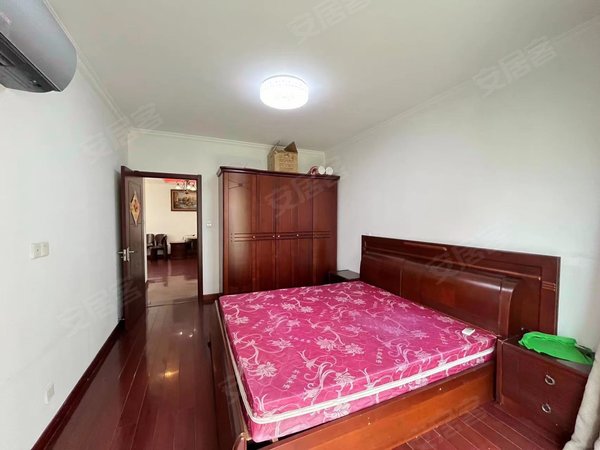 长江路地铁口百安居旁近虹桥医院电梯精装两室双阳台出租