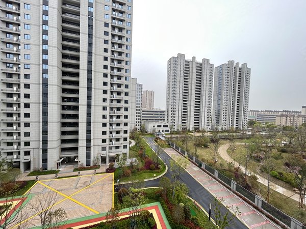 嘉兴海宁长安镇万城杭安府杭安府日系风格,e0级别装修用料小三房出租