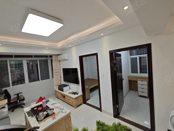 深圳龙华龙华民乐新村近地铁6号线,精装修,三房一厅,三楼出租房源真实