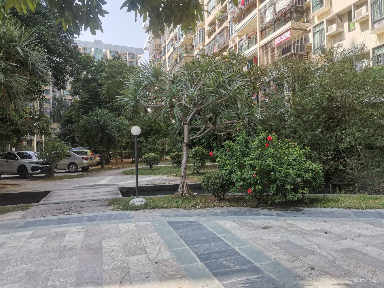 近拱北口岸!夏湾春泽名园电梯精装三房两卫!面积实用!