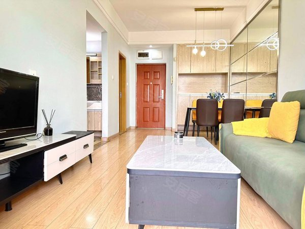 重庆江北观音桥野水沟65号小区观音桥地铁口 无中介 可月付 可短租 押